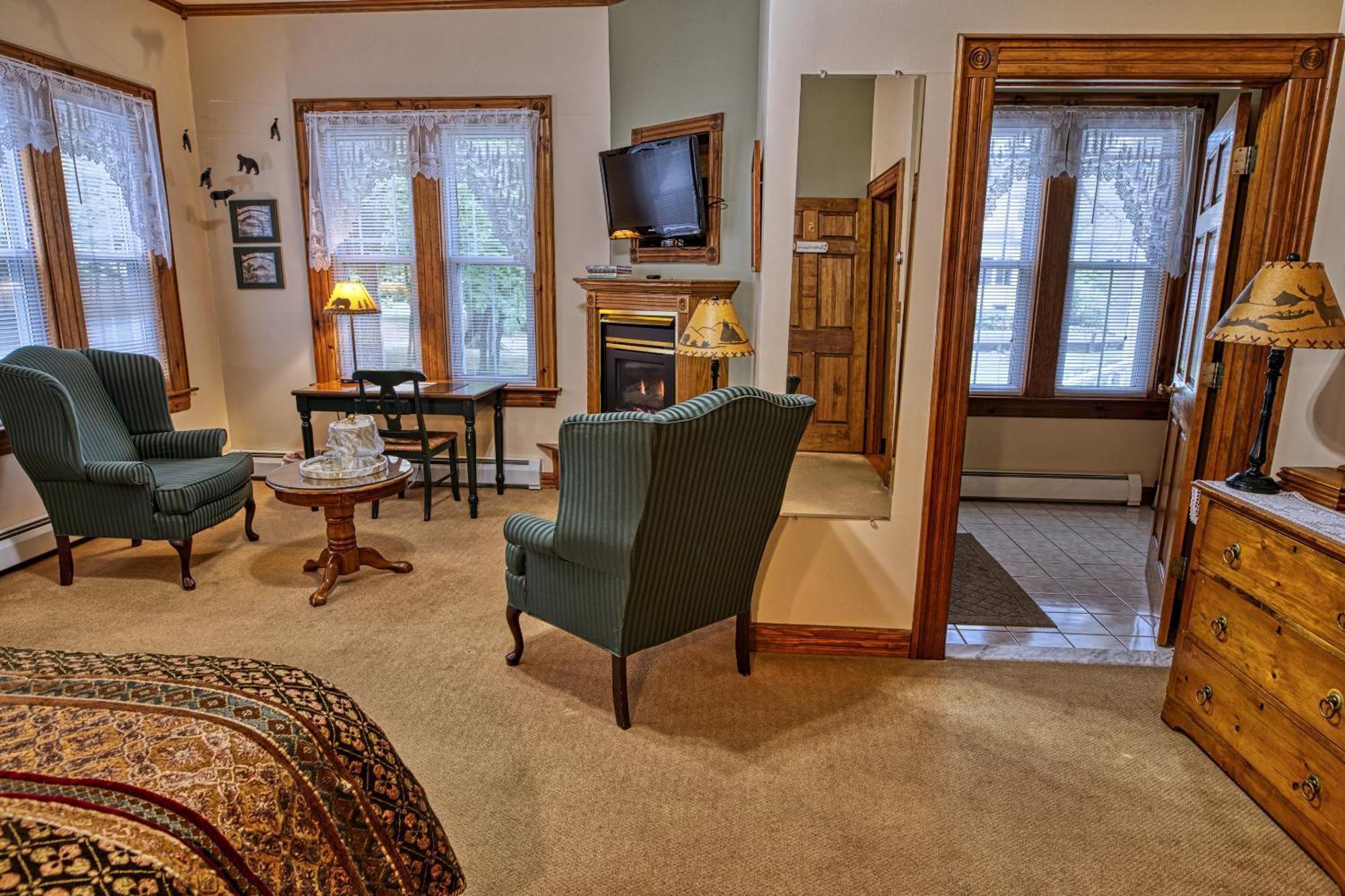 Rockwell Falls Inn And Wine Bar Lake Luzerne Δωμάτιο φωτογραφία