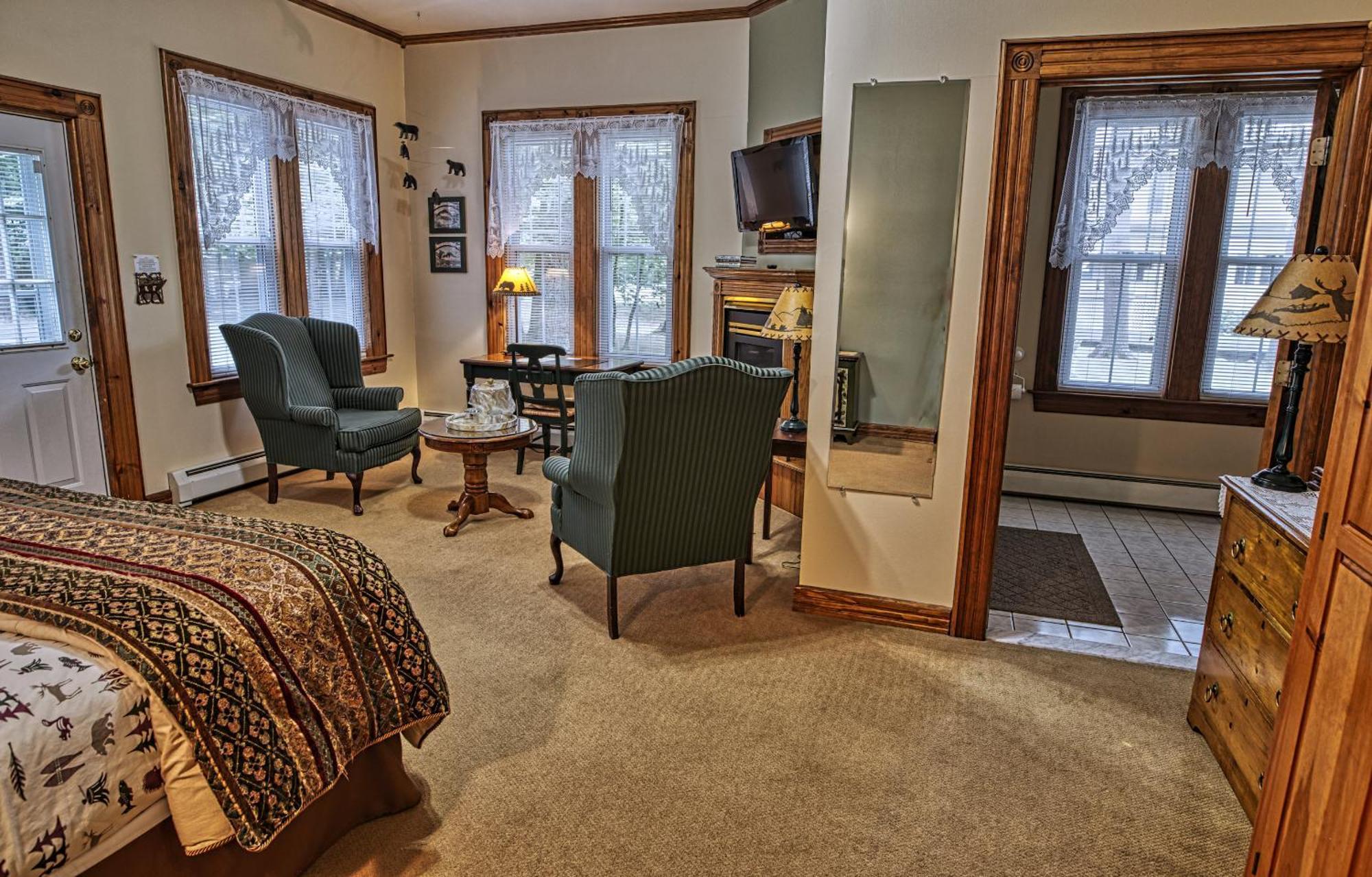 Rockwell Falls Inn And Wine Bar Lake Luzerne Δωμάτιο φωτογραφία