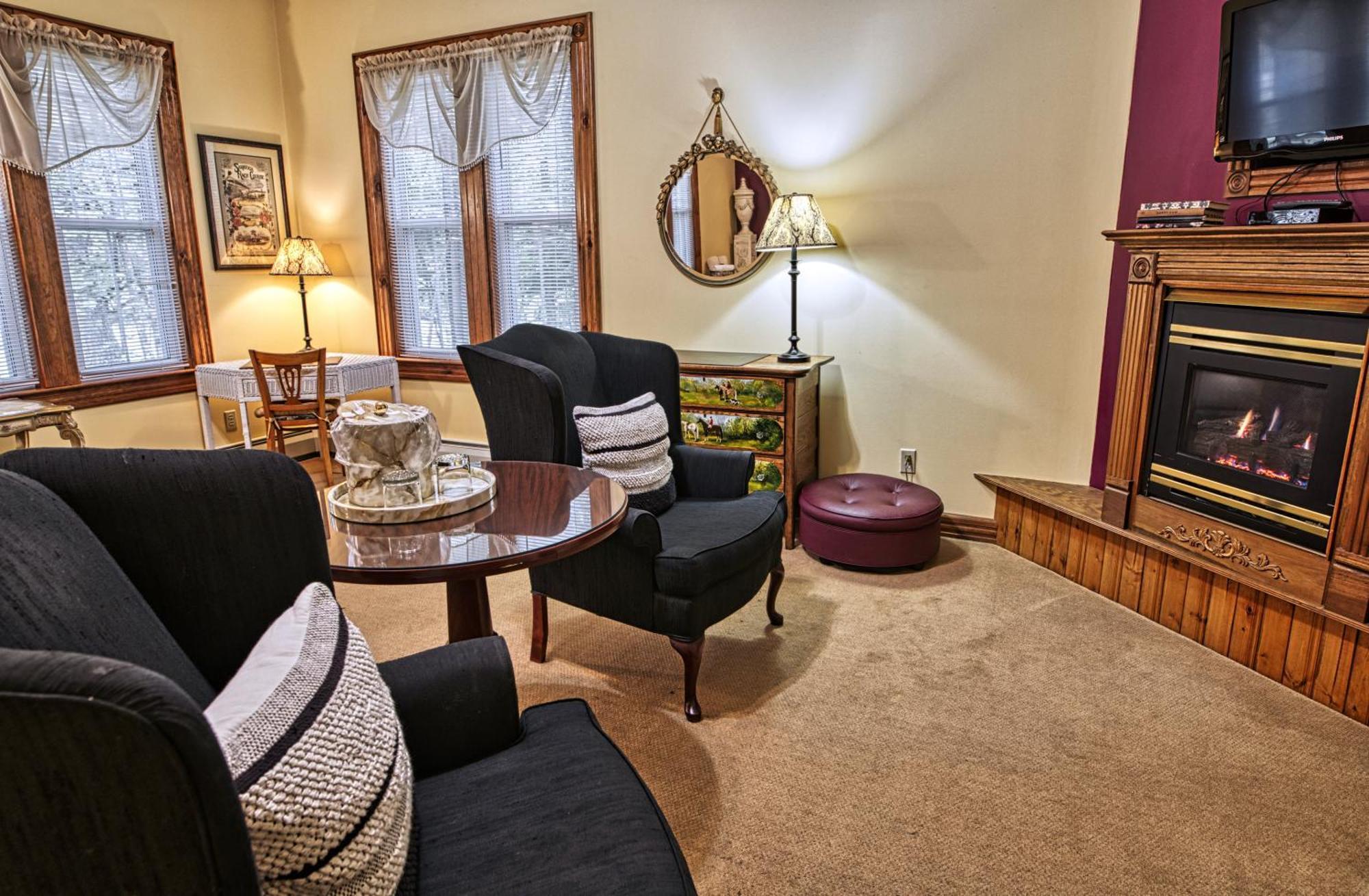 Rockwell Falls Inn And Wine Bar Lake Luzerne Δωμάτιο φωτογραφία