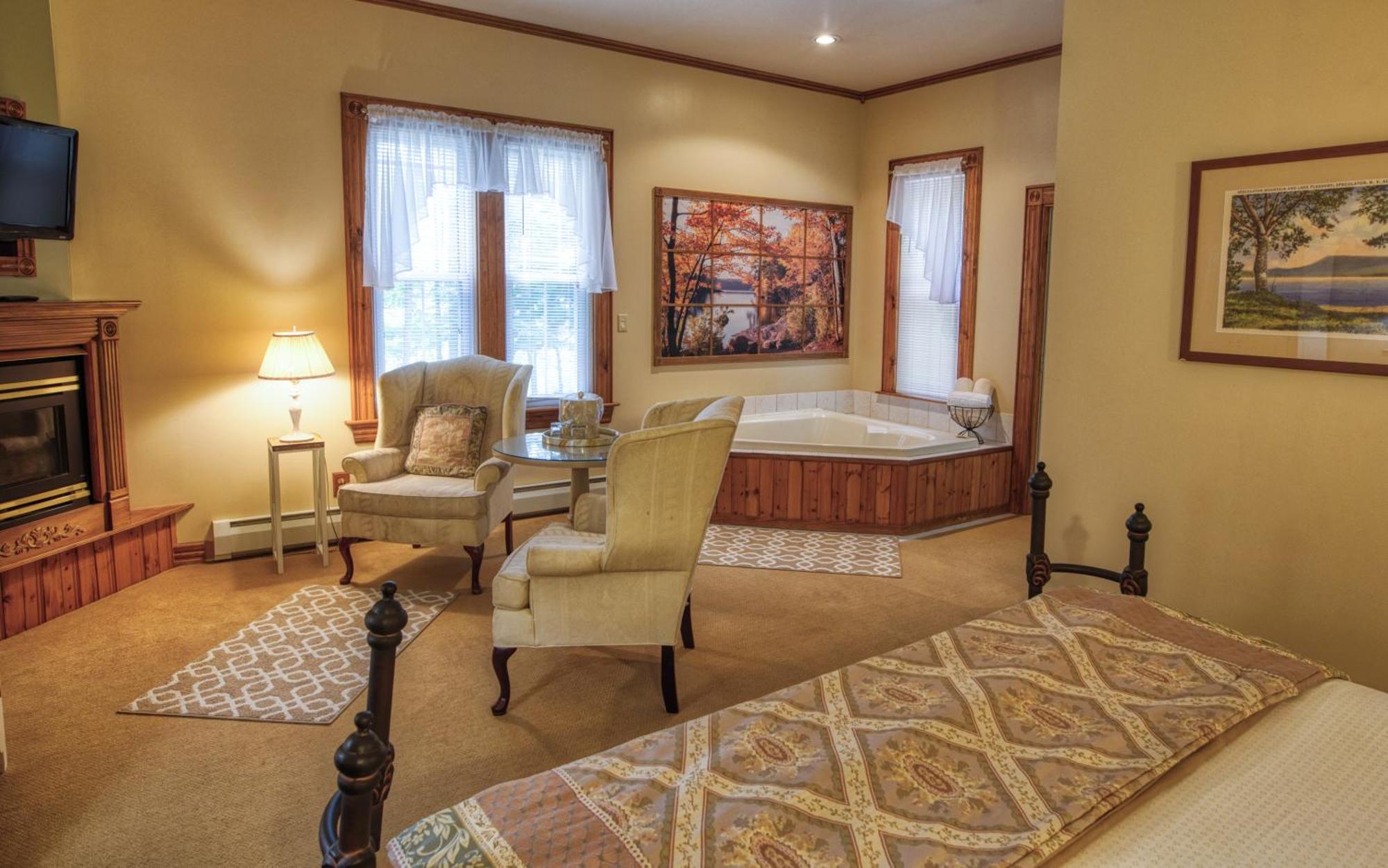 Rockwell Falls Inn And Wine Bar Lake Luzerne Εξωτερικό φωτογραφία