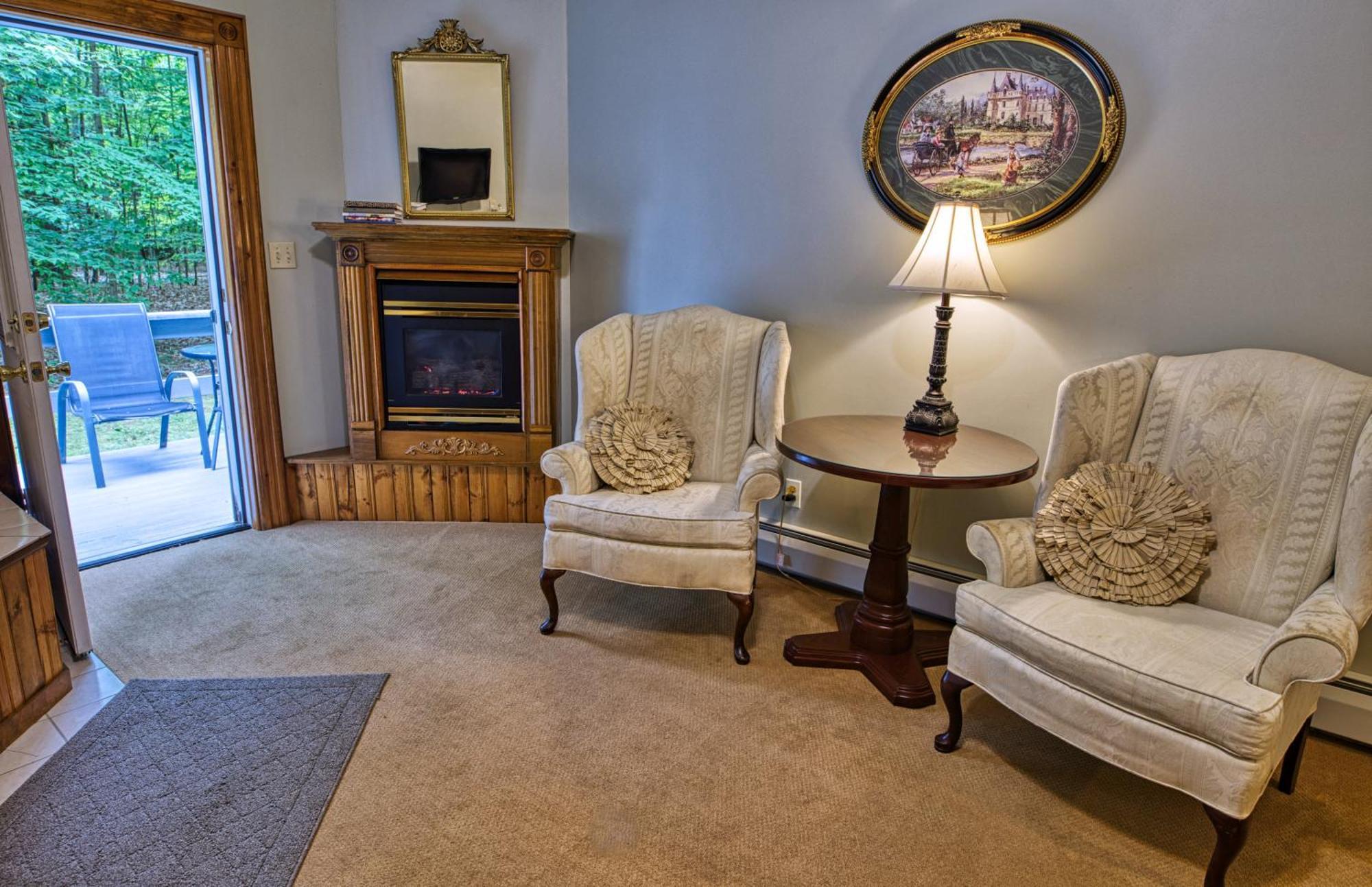 Rockwell Falls Inn And Wine Bar Lake Luzerne Εξωτερικό φωτογραφία