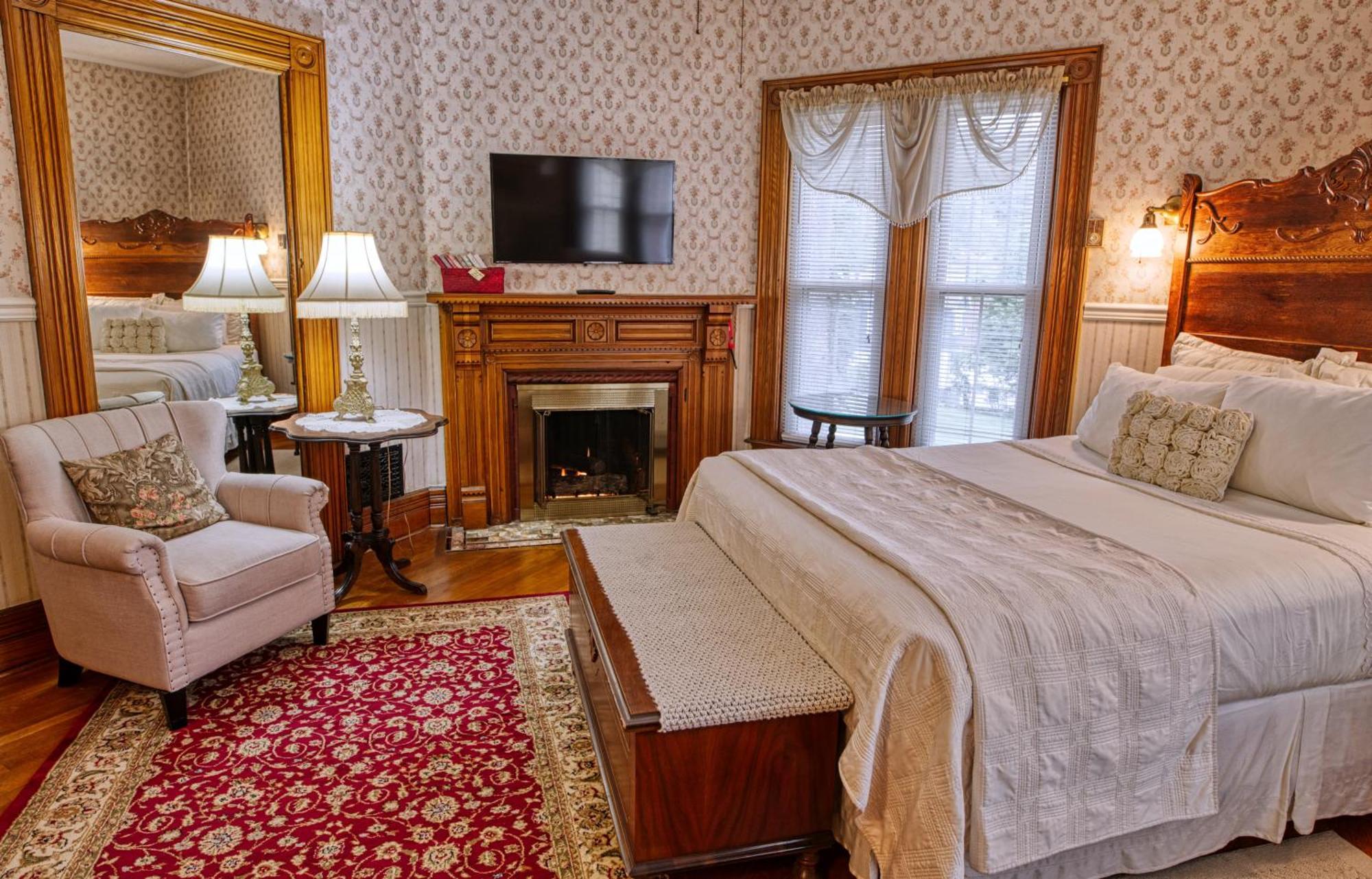 Rockwell Falls Inn And Wine Bar Lake Luzerne Δωμάτιο φωτογραφία