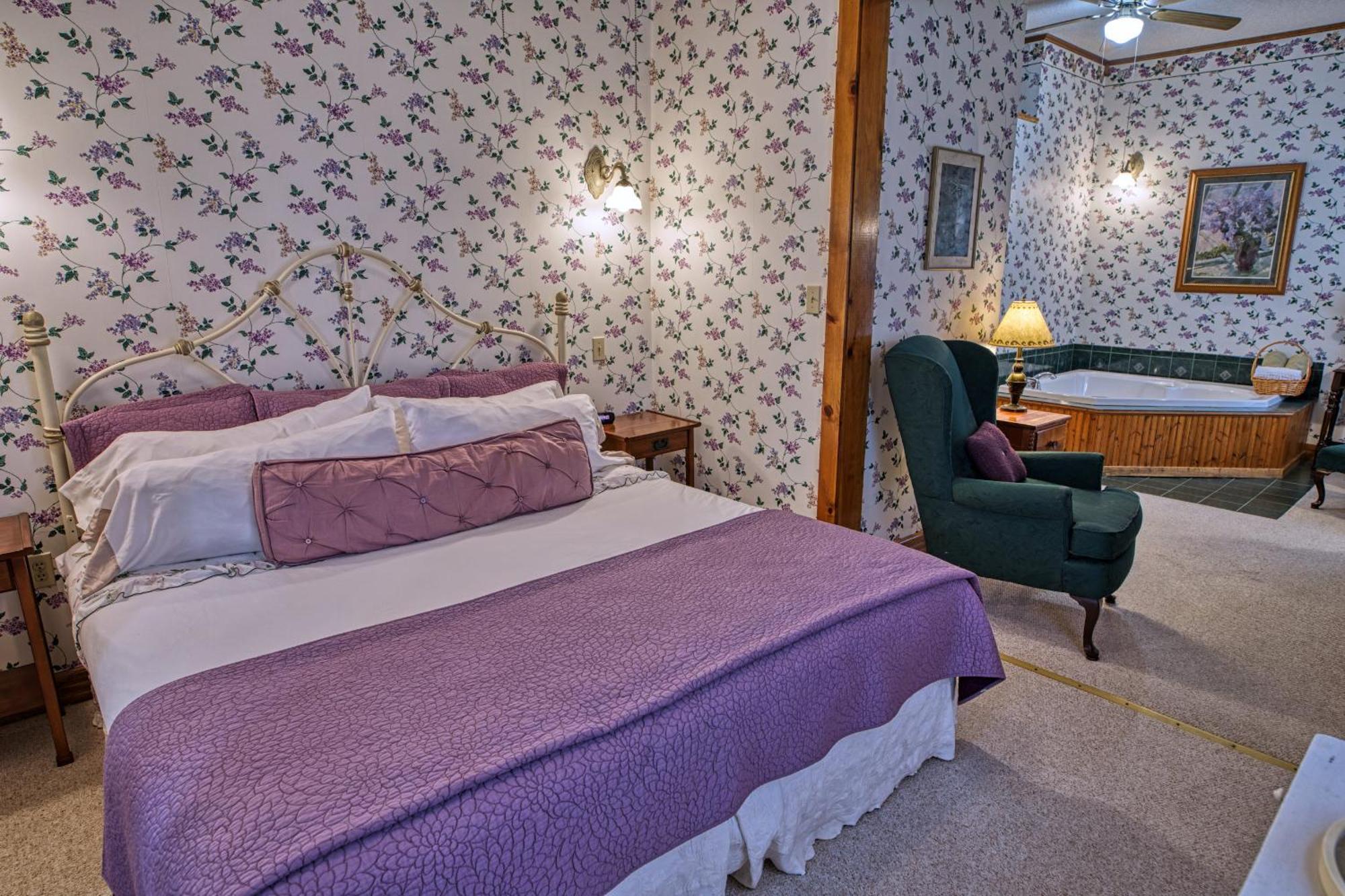 Rockwell Falls Inn And Wine Bar Lake Luzerne Δωμάτιο φωτογραφία