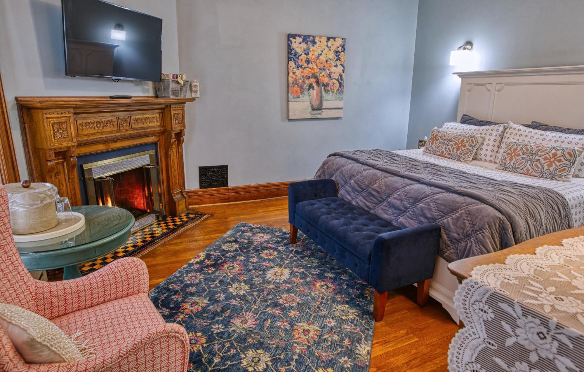 Rockwell Falls Inn And Wine Bar Lake Luzerne Δωμάτιο φωτογραφία