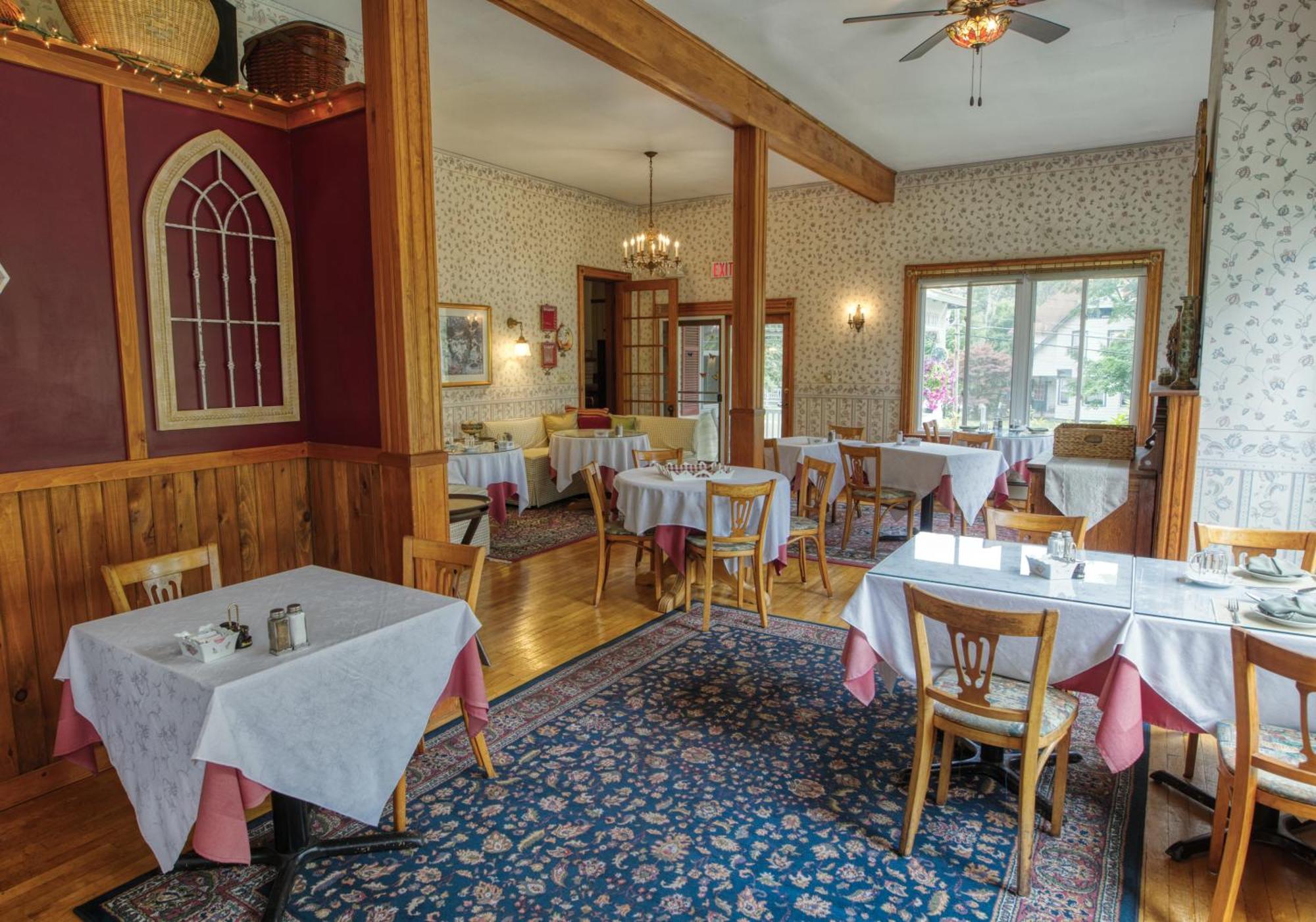 Rockwell Falls Inn And Wine Bar Lake Luzerne Εξωτερικό φωτογραφία