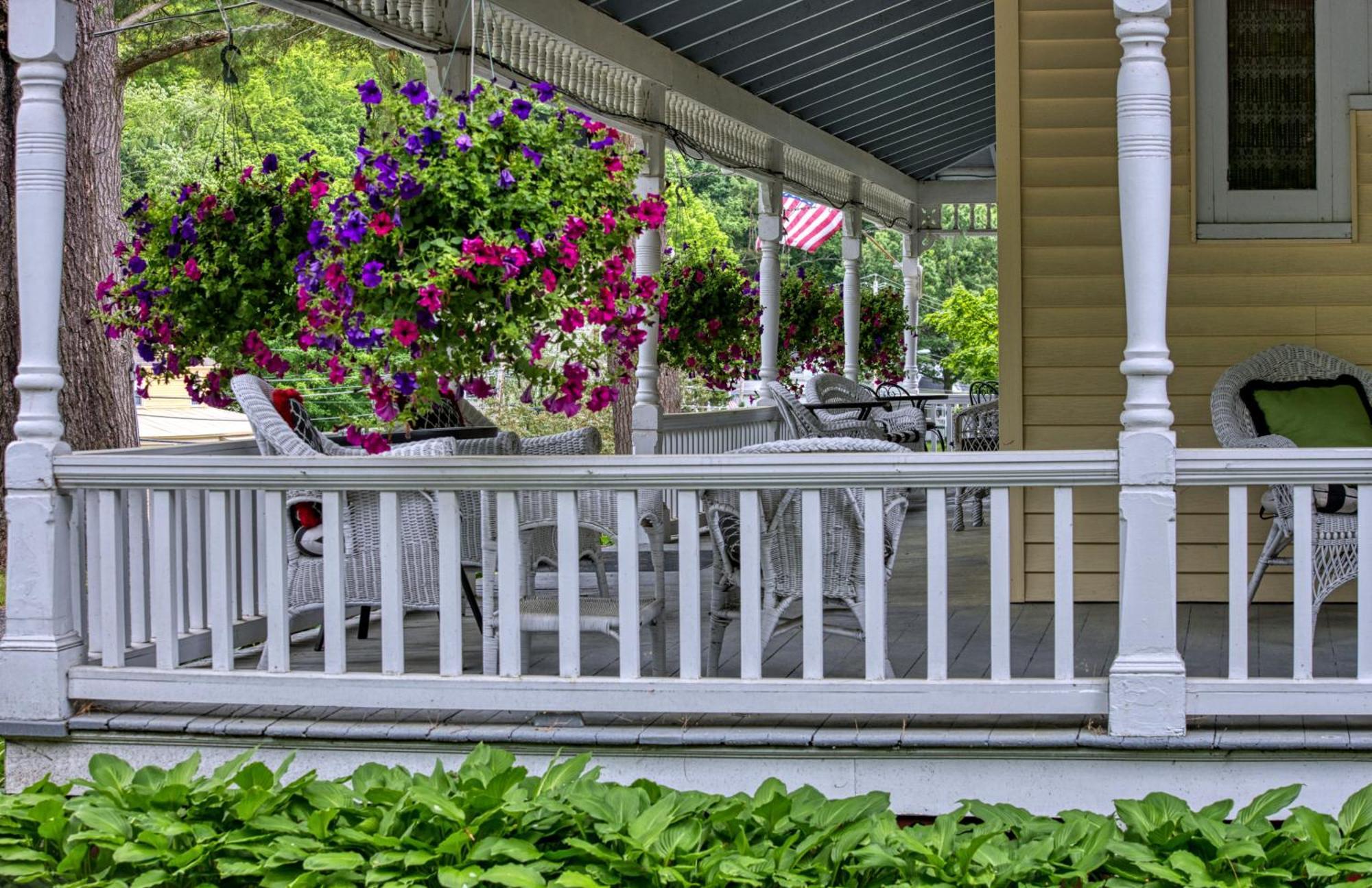 Rockwell Falls Inn And Wine Bar Lake Luzerne Εξωτερικό φωτογραφία