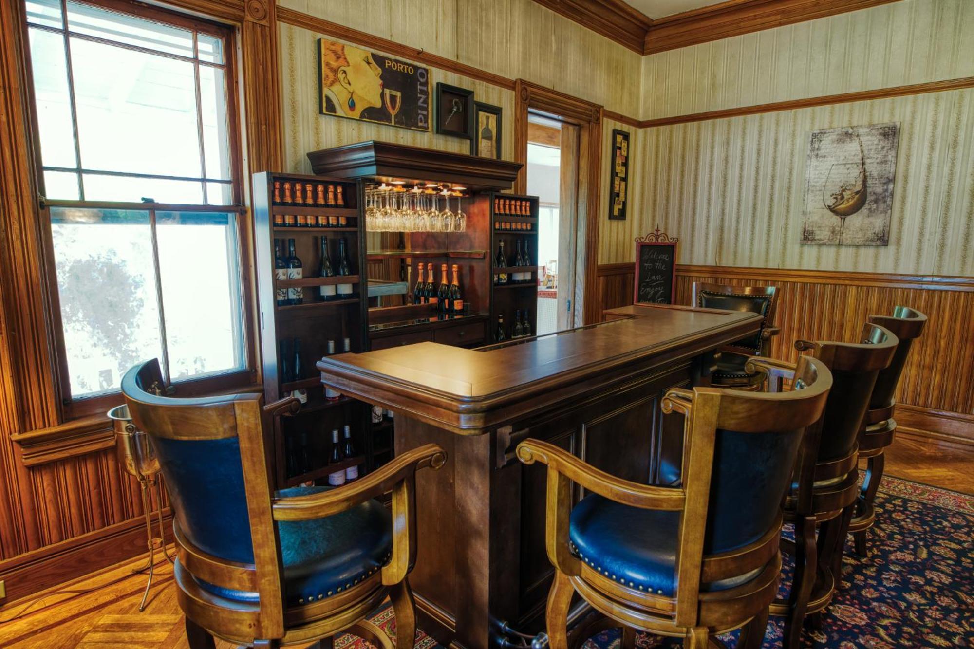 Rockwell Falls Inn And Wine Bar Lake Luzerne Εξωτερικό φωτογραφία