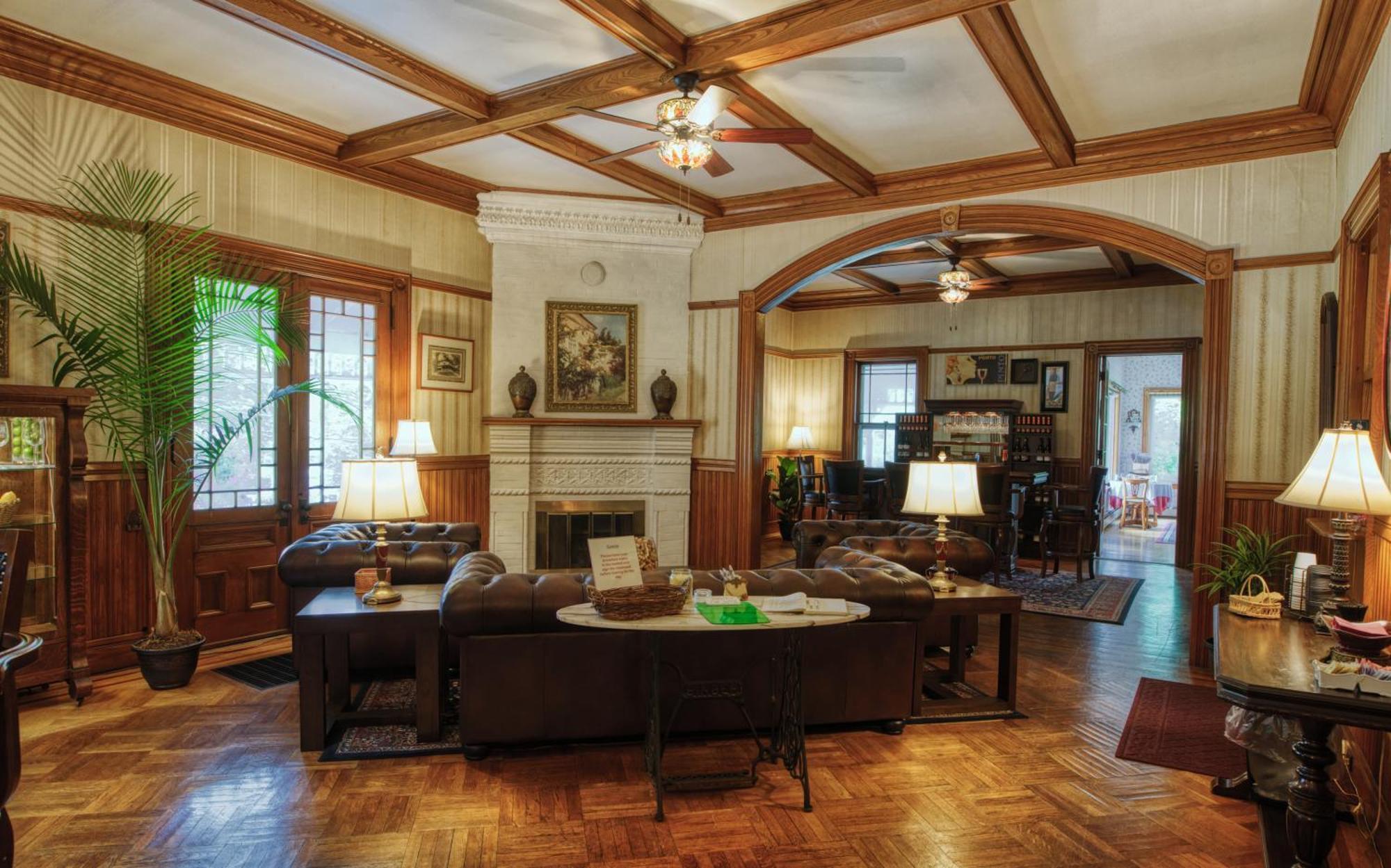 Rockwell Falls Inn And Wine Bar Lake Luzerne Εξωτερικό φωτογραφία