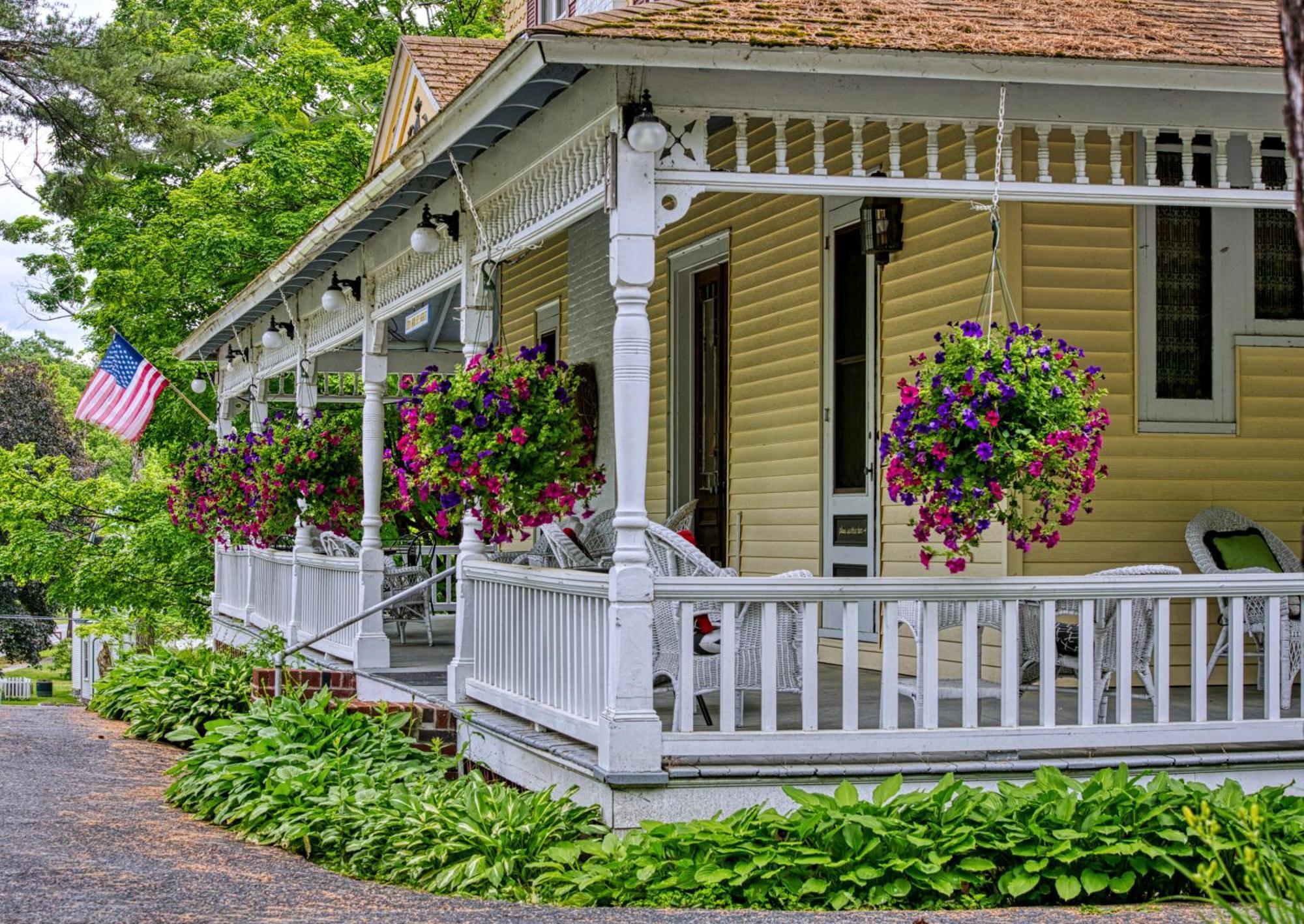 Rockwell Falls Inn And Wine Bar Lake Luzerne Εξωτερικό φωτογραφία